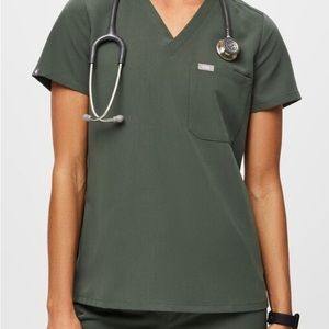 Figs Moss Catarina one pocket scrub top and Moss Kade Cargo pants.